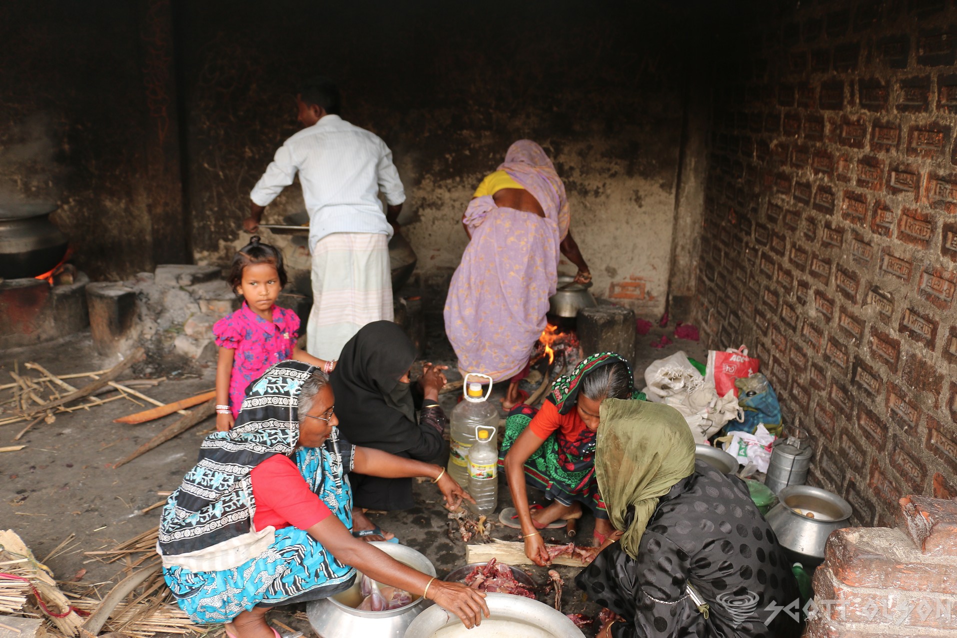 poverty-bangladesh-women
